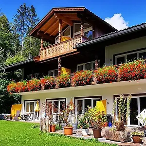 https://hotel-garni-wetterstein.com-bavaria.com
